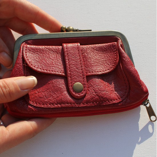 Amy Double Kiss clip Frame Purse Red
